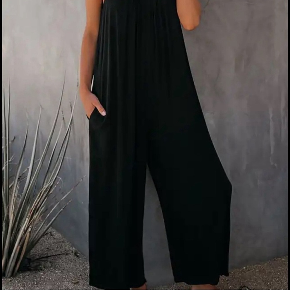 Wide Leg Jumpsuit NWOT*Black
Size S - Picture 2 of 4